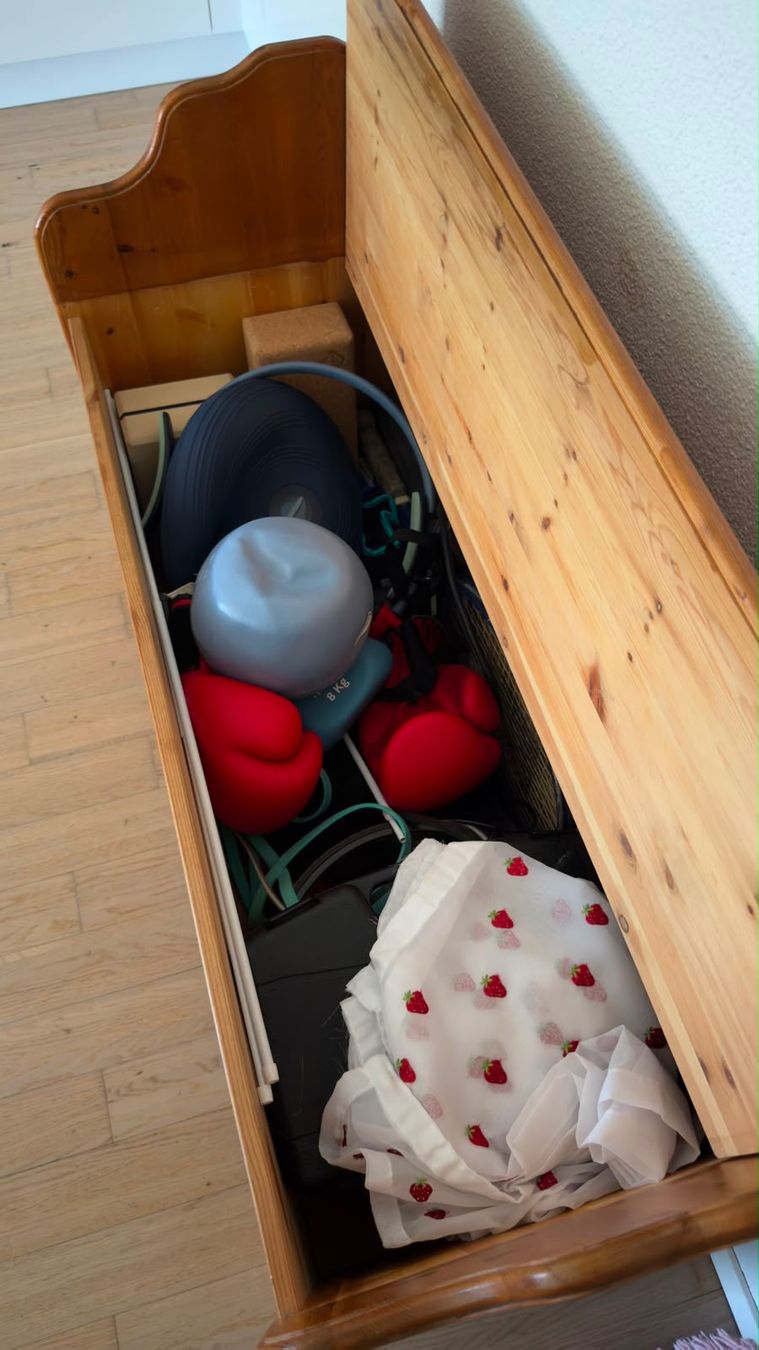 Bancs: Solid pine storage bench in excellent condition – D'occasion à Dietikon par Jacob-Alexandre 1