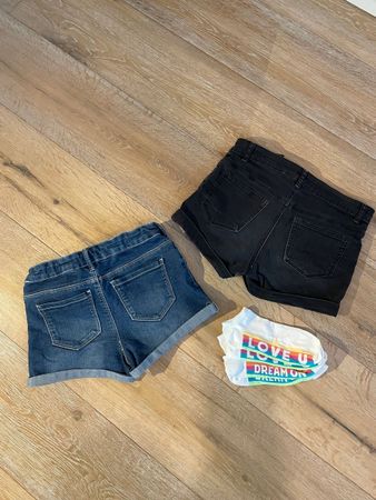 Jeans Shorts & NEUE Sneakersocken Gr 140/146