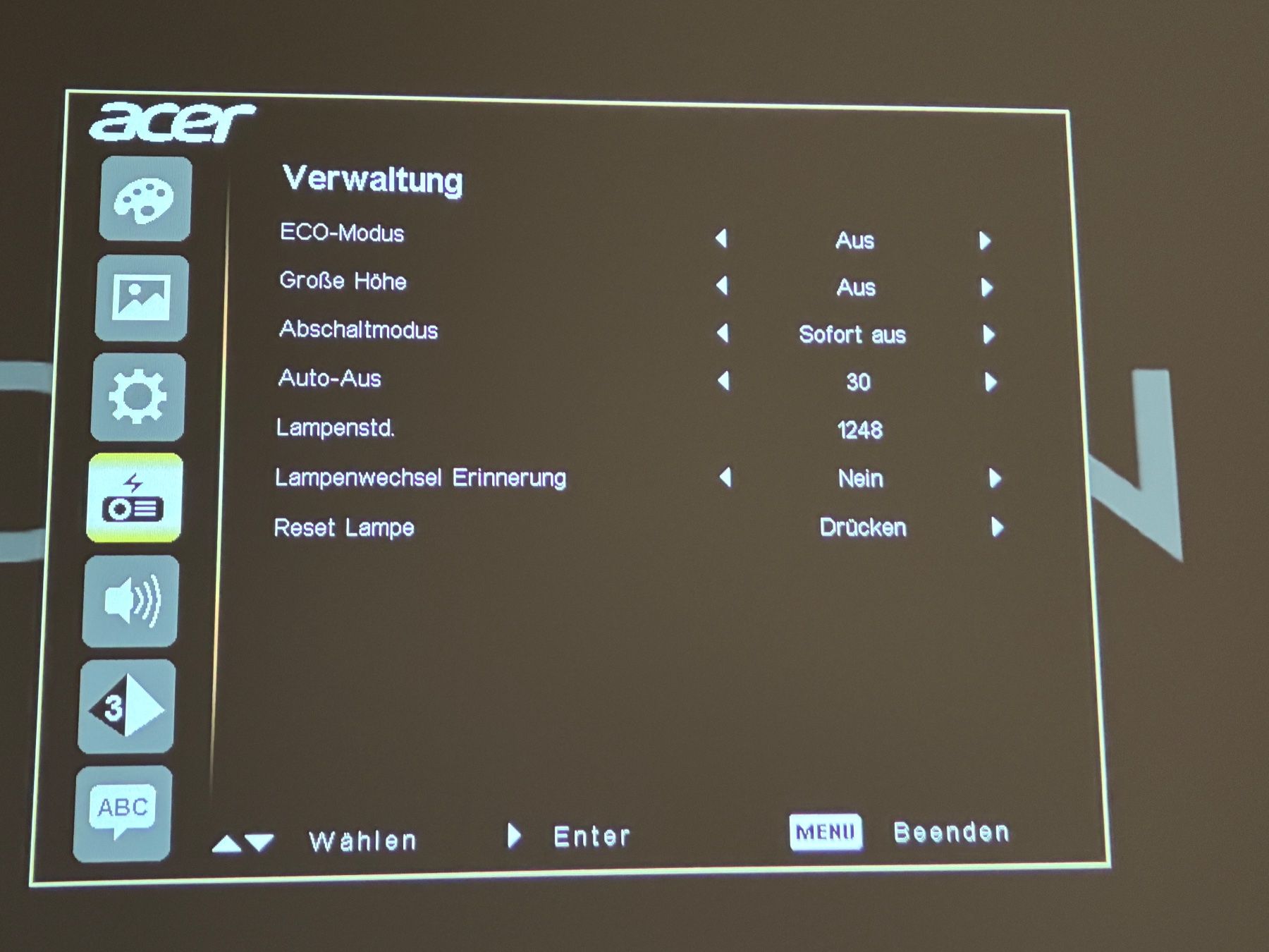 Acer Proiettori: Beamer Acer HD mit Leinwand und Deckenhalterung – Usato da Glarus venduto da Tabuton 4