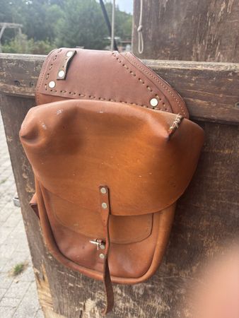 Sacoches cuir