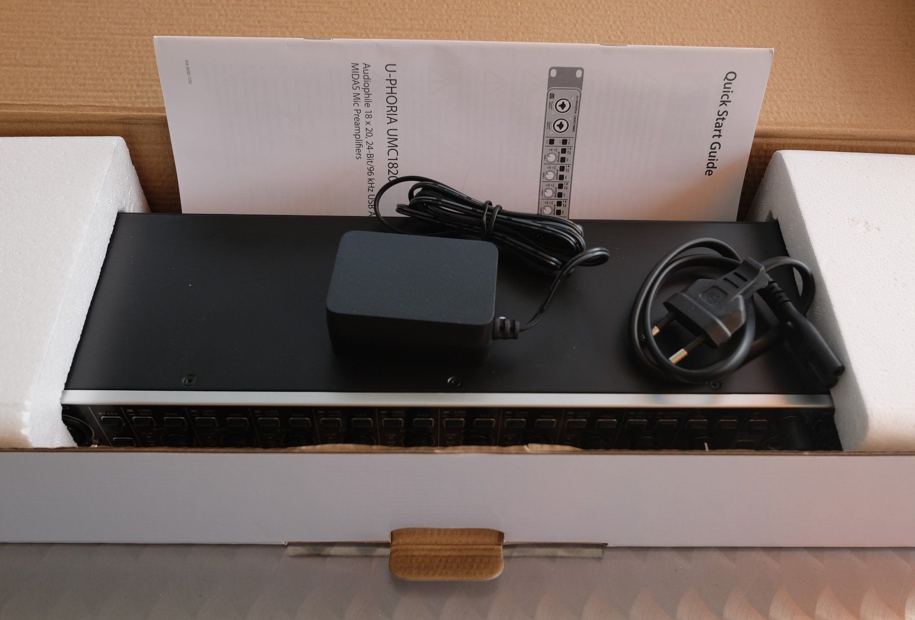 Behringer Equipement studio: Behringer U-PHORIA1820 USB-Audiointerface – D'occasion à Basel par PondstreetStudios 9