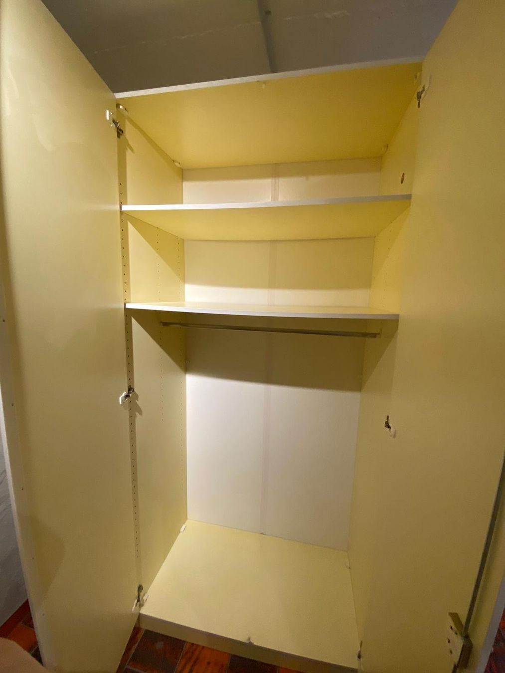 Armadi: Spiegelschrank 3-türig – Usato da Hornussen venduto da MIC_89 2