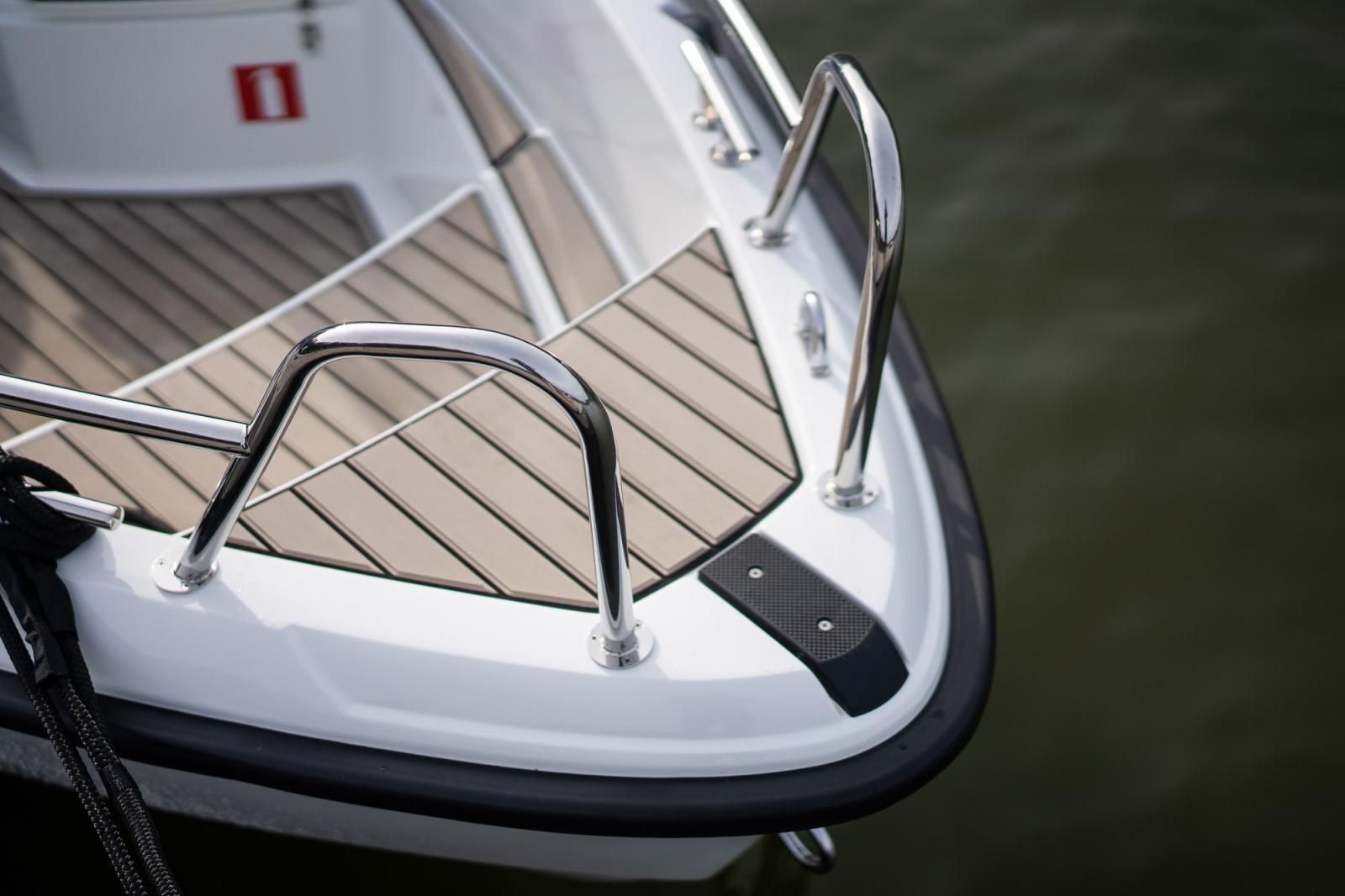 Yamarin Barche: Yamarin 50BR mit Liegeplatz – Nuovo e nell'imballaggio originale da Biel/Bienne venduto da BootszentrumBiel 4