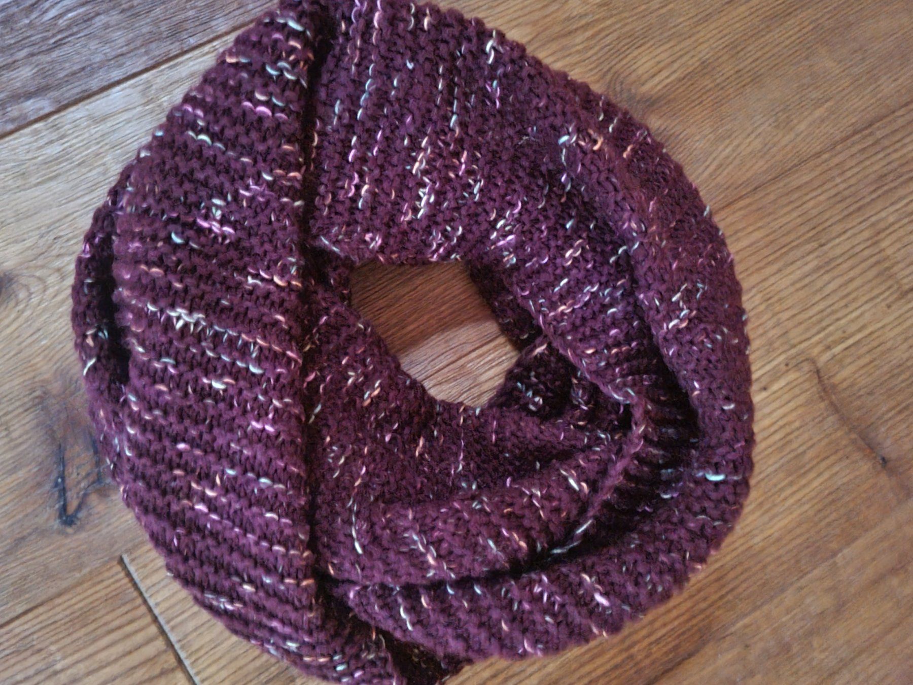 Foulard & Sciarpe: Kuscheliger Strickschal Loop für den Winter! – Usato da Vättis venduto da cala010