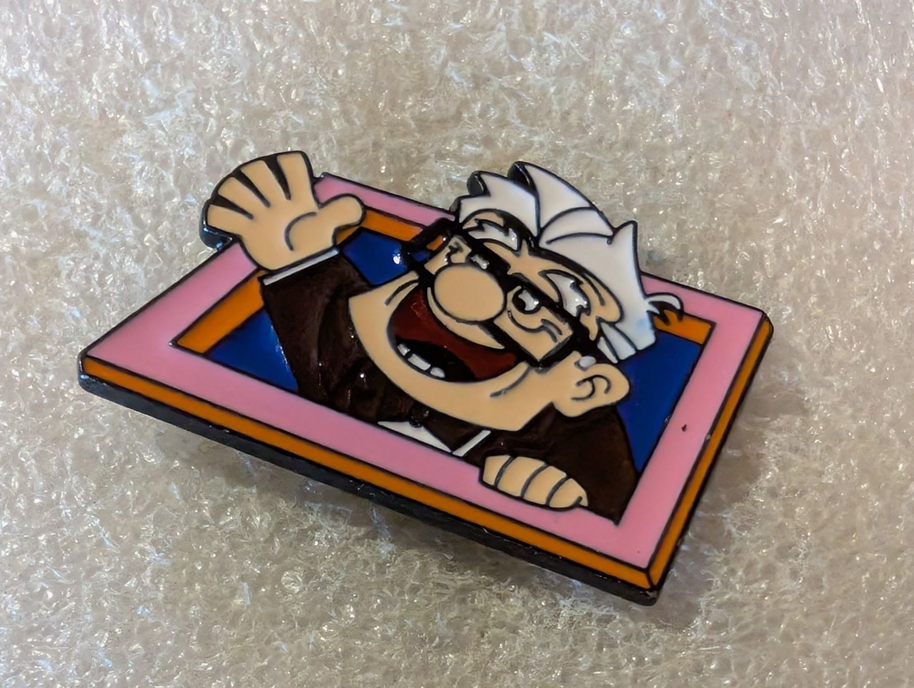 Placchette & Badge: Ansteckpin 232: Disney Oben – Usato da Oppligen venduto da Pin-Fall-Shop