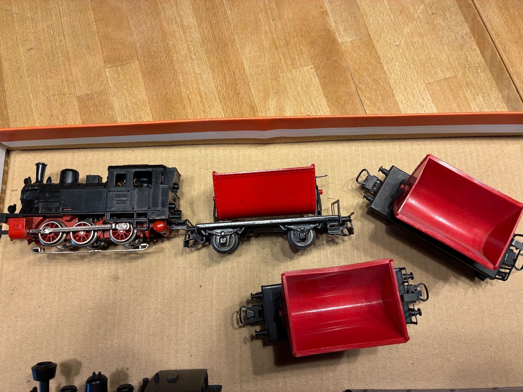 Märklin Modelleisenbahnen: Märklin - 2 x Güterzüge – Gebraucht aus Reigoldswil von Frog40 1