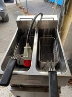 Vend une friteuse deux bacs turbo