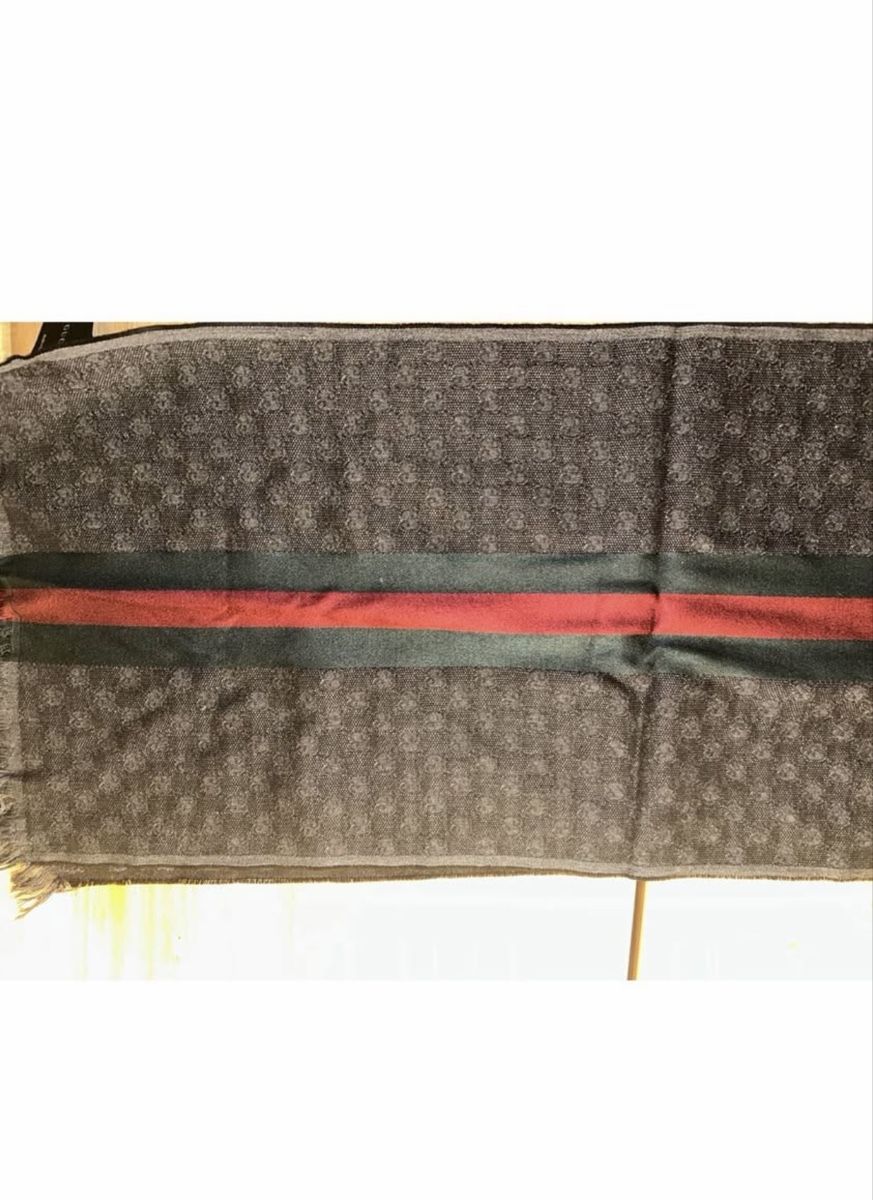 Gucci Sciarpe: Sciarpa da uomo Gucci – Nuovo (secondo la descrizione) da Gravesano venduto da mer_xc6b 1