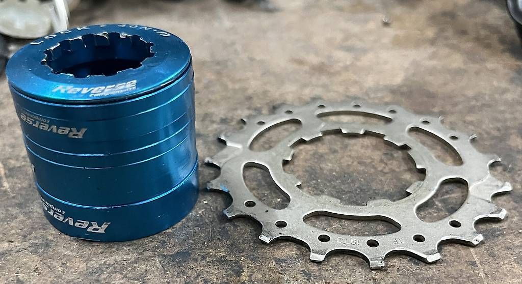 Pezzi di ricambio: Singlespeed-Kit von Reverse, blau eloxiert – Usato da Bern venduto da Achkrach