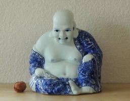 Bouddha rieur assis, porcelaine, Japon, années 1960