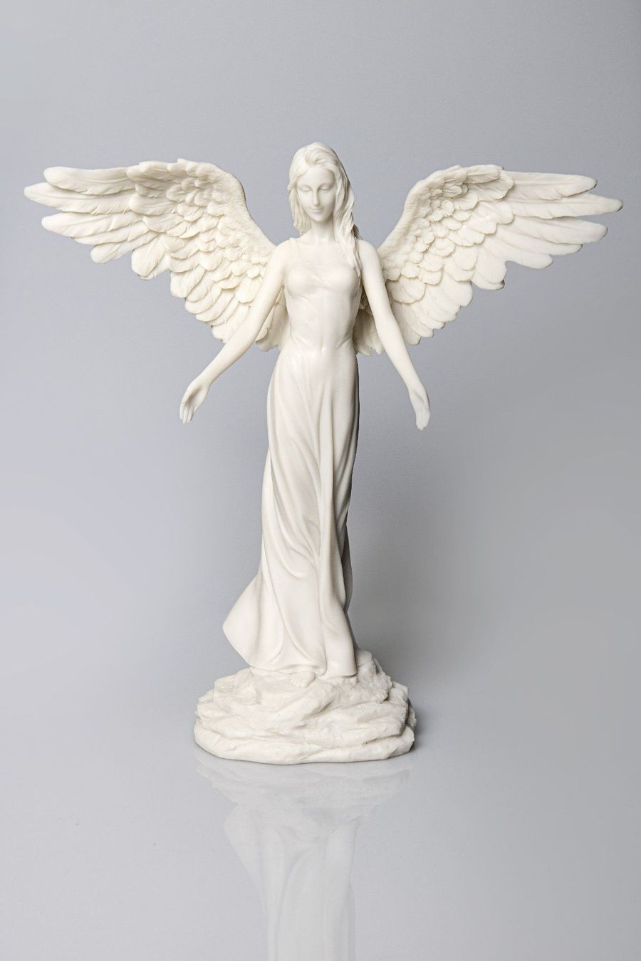 Figuren: NEUE Engel-Statue 30cm hoch – Neu und originalverpackt aus Altdorf UR von Reiki-Therapeutin