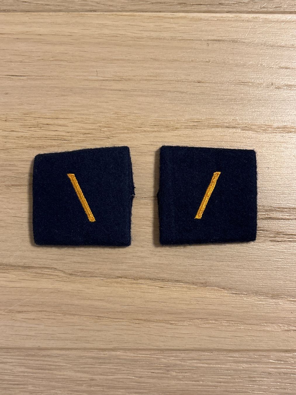 Schweizer Armee Placchette & Badge: Achselschlaufe Schweizer Armee Soldat – Usato da Zürich venduto da janders