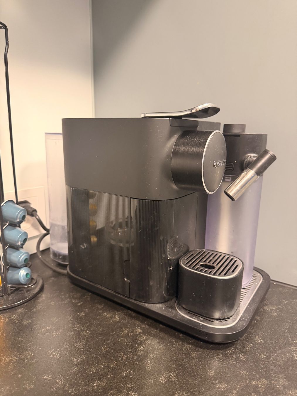 Nespresso Macchine per caffè & Macchine per espresso: Kaffeemaschine – Usato da Oberriet SG venduto da rst_z5ms 1