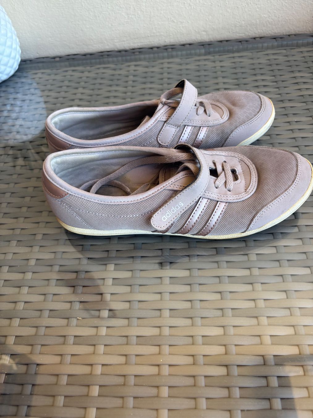 Adidas Chaussures femmes: Baskets Adidas Neo taille 37 – D'occasion à Genève par ste_k6dj 3