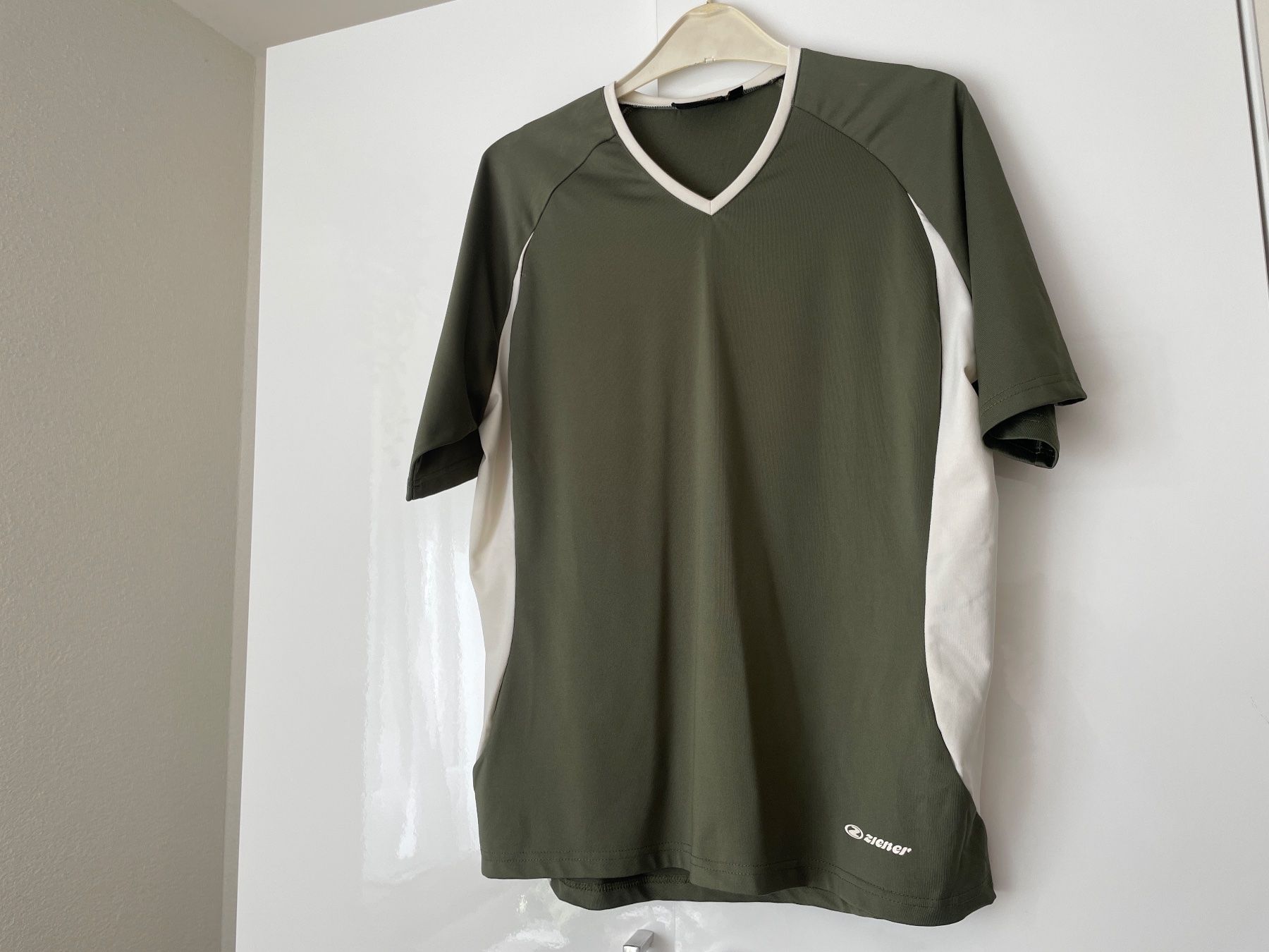 Ziener T-shirts: Sportoberteil – Neuf (Voir description) à St. Gallen par celiinecosta