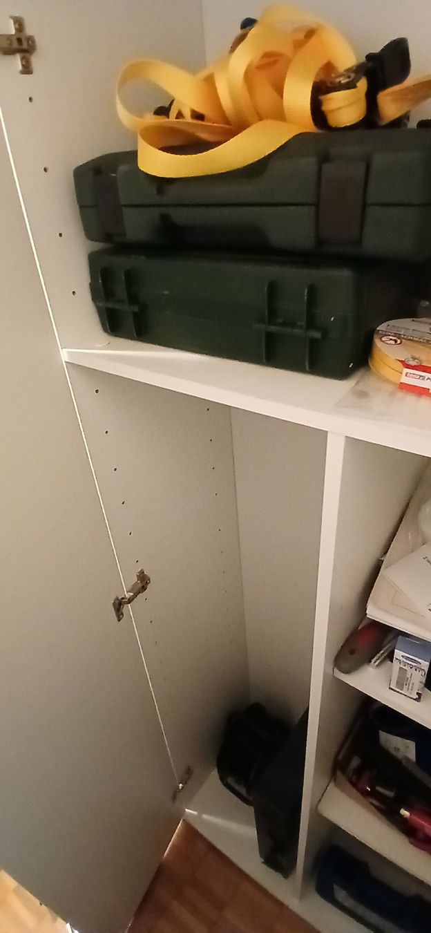 Armadi: Schrank in weiss 2 Türen  – Usato da Bülach venduto da mar_2q58 2