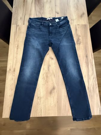 Jeans Tommy Hilfiger dunkelblau Grösse 36/32 neu