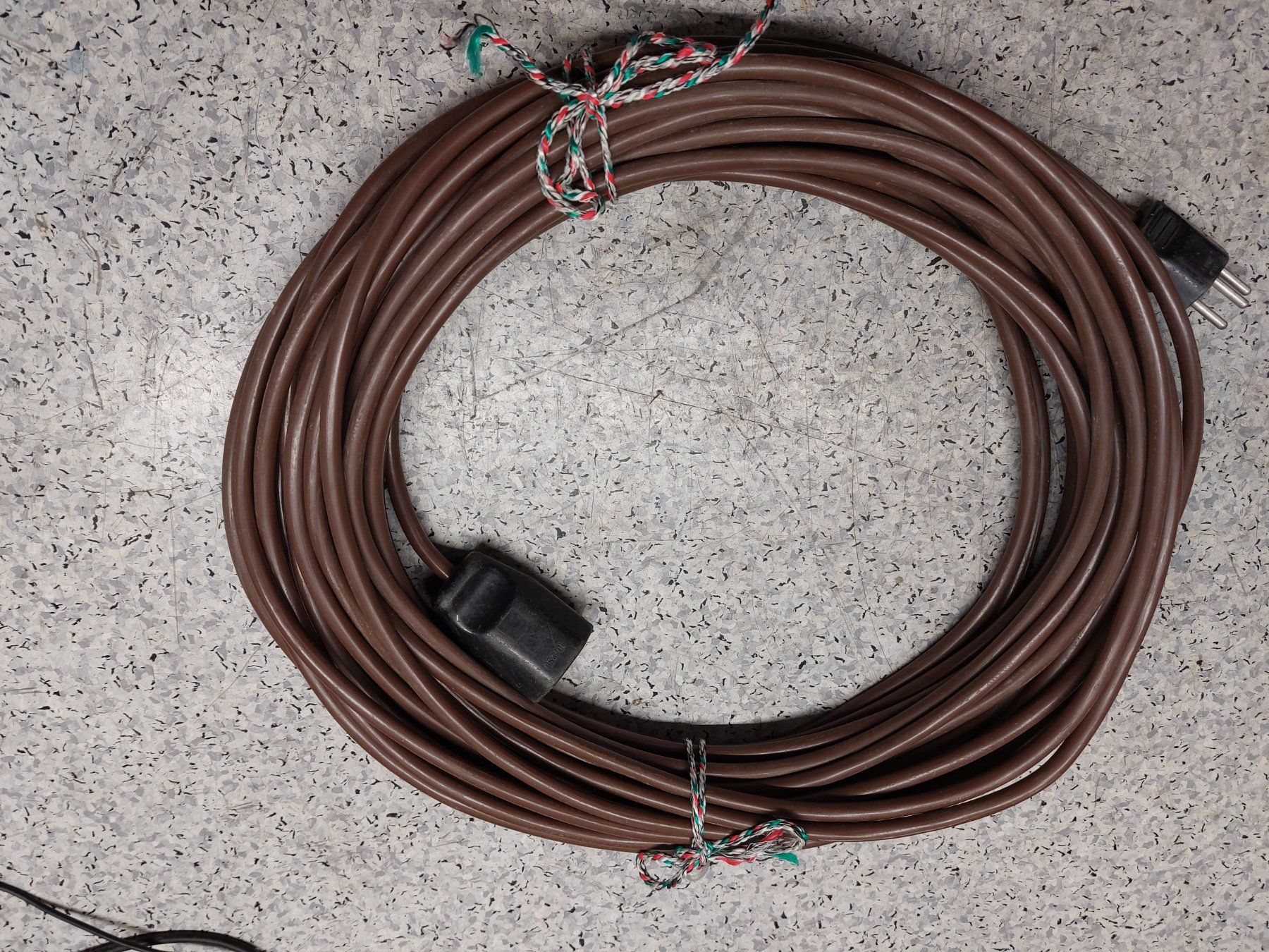 Kabel: Verlängerungskabel 28m 1,5mm2 – Gebraucht aus Hinteregg von Amerizium