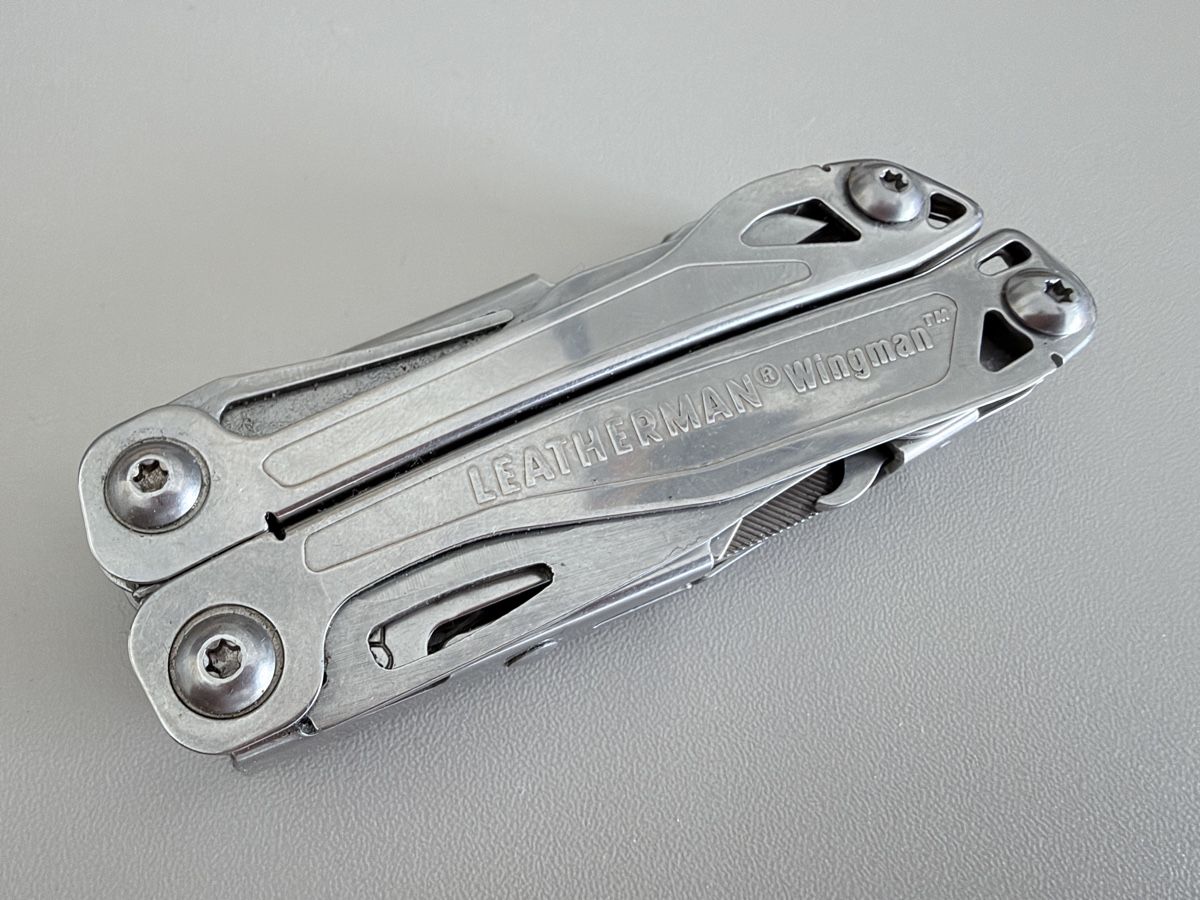 Leatherman Couteaux de poche: Multitool Leatherman Wingman mit Etui gebraucht – D'occasion à Muri b. Bern par uthiny