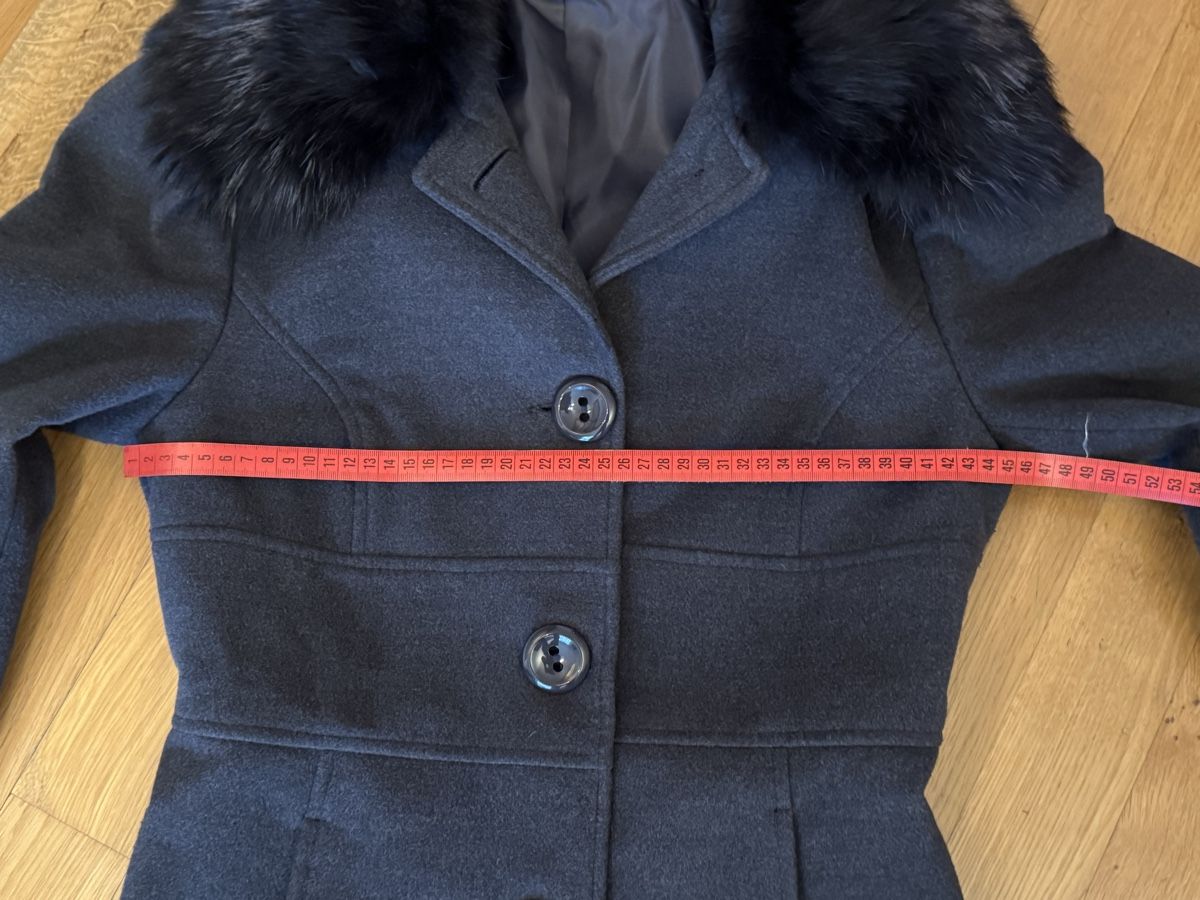 Cappotti: Wintermantel mit Pelzkragen – Usato da Pfäffikon ZH venduto da cohu77 6
