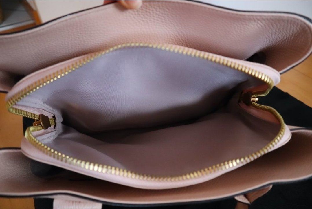 Valentino Taschen für Damen: Wunderschöne Valentino Handasche – Gebraucht aus Schlieren von ela_x7qh 5