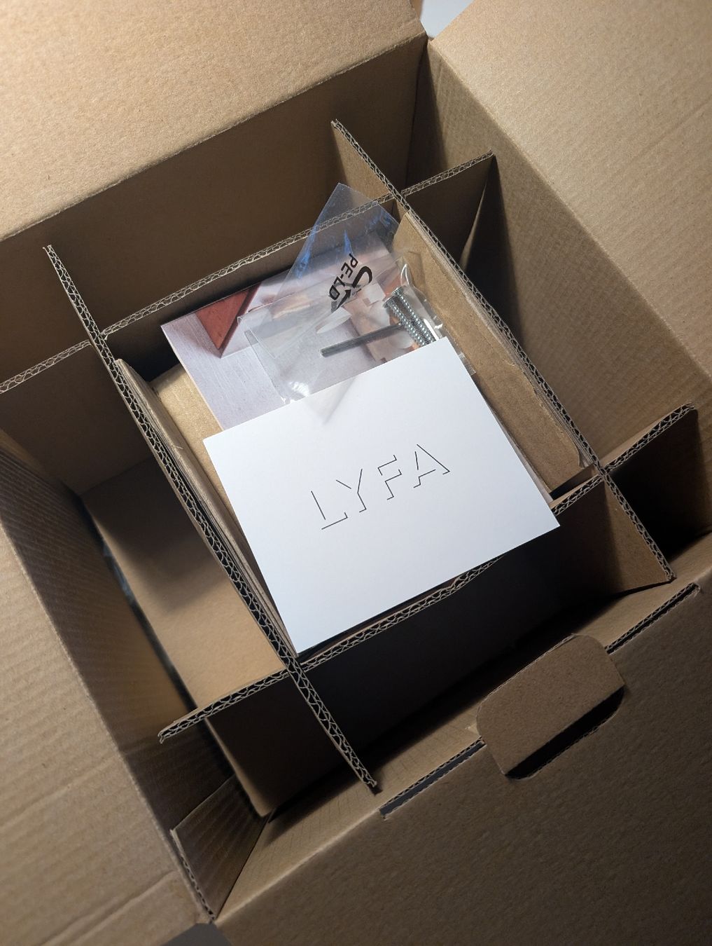 Lampade: LYFA CORNEA 220 wall light – Nuovo e nell'imballaggio originale da Zürich venduto da Monterosa1 2