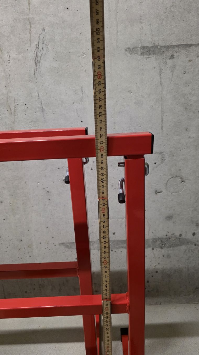 Tutti gli attrezzi: 2x Metall Arbeitsbock / Werkstattbock rot, stabil – Usato da Aegerten venduto da R4iM0N 3