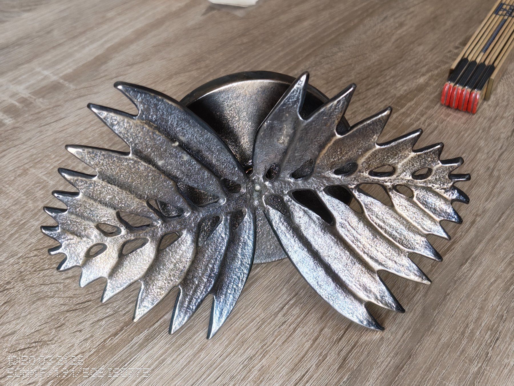 Kerzenständer: Kerzenhalter aus Metall mit Stilisierten Feder oder Blattfuß – Gebraucht aus St. Gallen von Ricardo_Deals 5