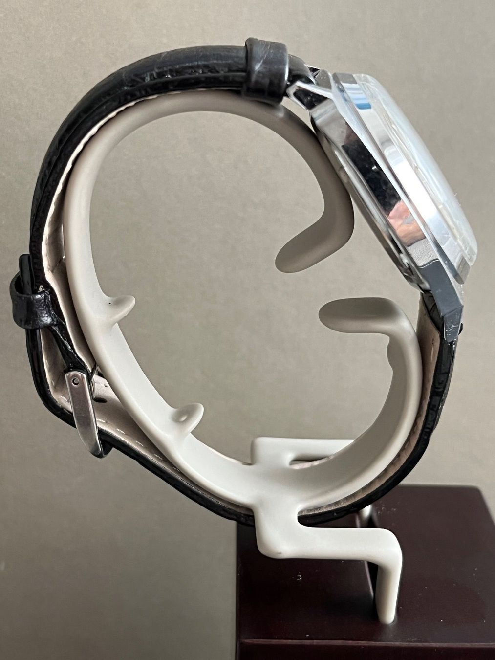 Orologi: Omnia Watch – Usato da Zollikofen venduto da Comcast 5