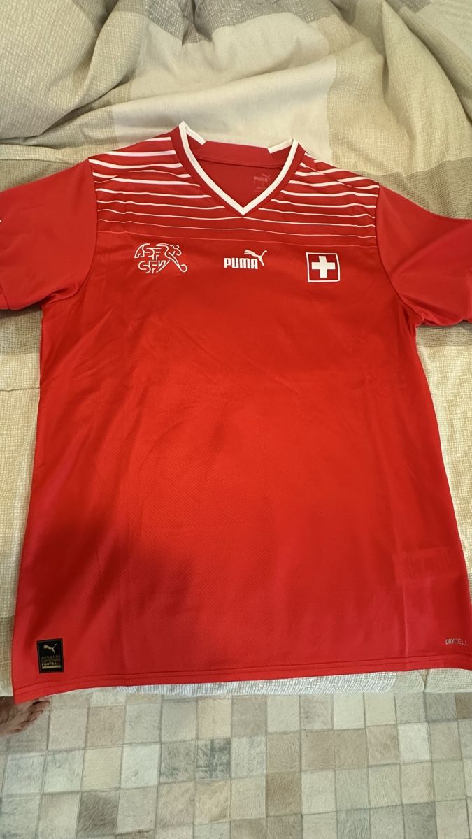 Puma Canottiere & Pantaloni: Switzerland Jersey 2024/2025 – Nuovo (secondo la descrizione) da Oberrieden venduto da jon_5cl2 1