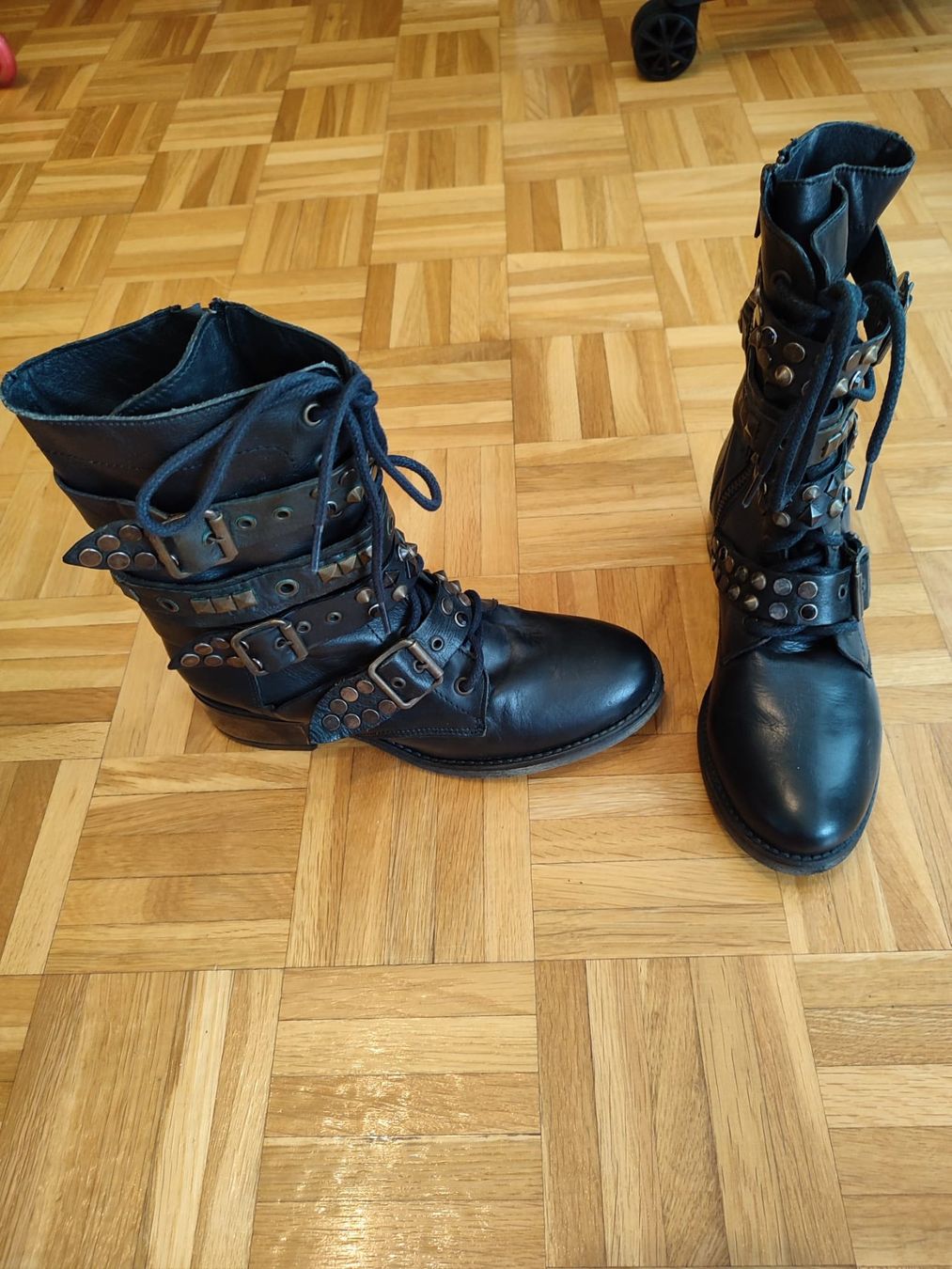 Scarpe da donna: Lot 8 paires de chaussures – Usato da Prilly venduto da Ledanaki 5