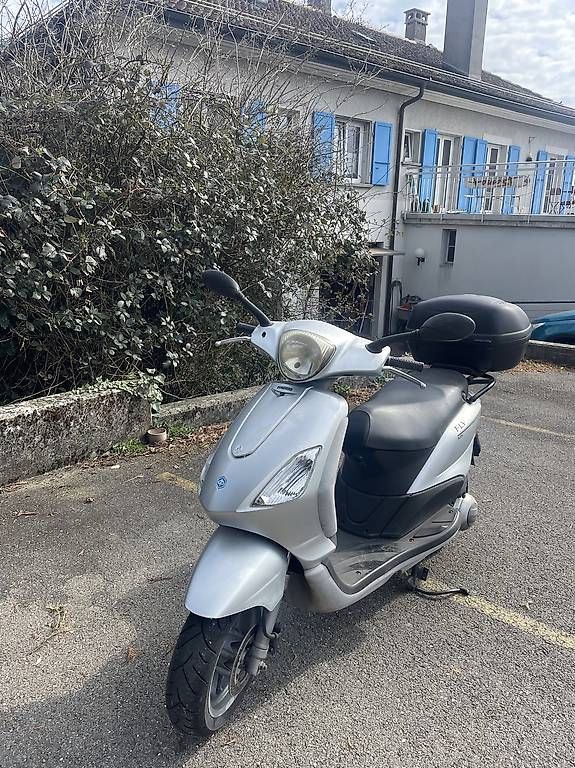 Scooters: Piaggio Fly 125 4T – D'occasion à Reverolle par 45jk45jk 2