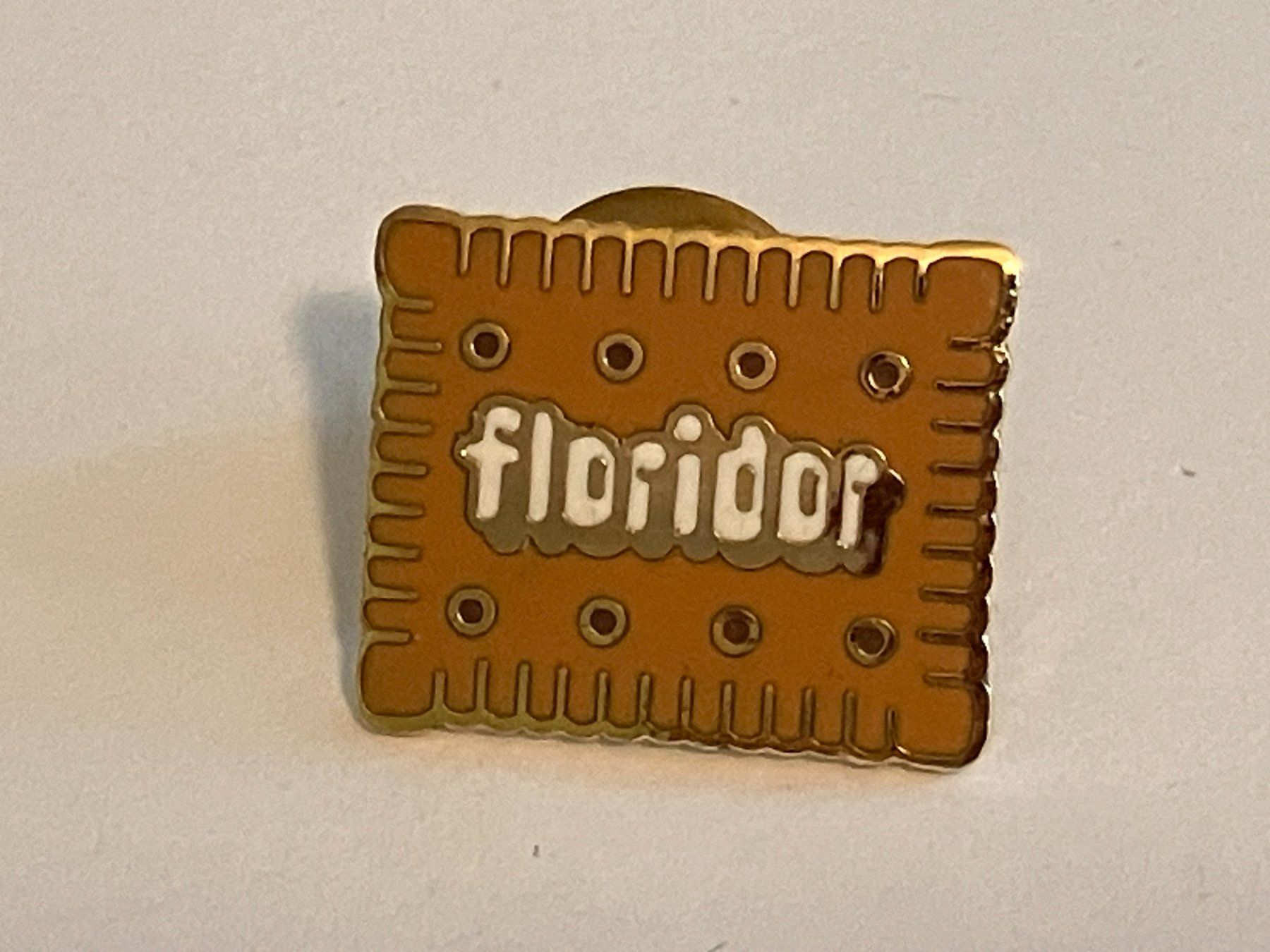 Placchette & Badge: 1 Pin Floridor – Usato da Basel venduto da djwwpp