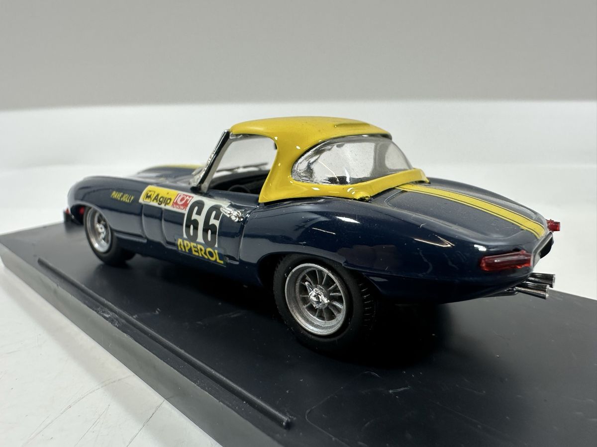 Jaguar Modellini d'auto: 1961 Jaguar E Type 1:43, inkl. Acrylbox, BEST MODEL – Nuovo (secondo la descrizione) da Zofingen venduto da rf9_x2xt 3