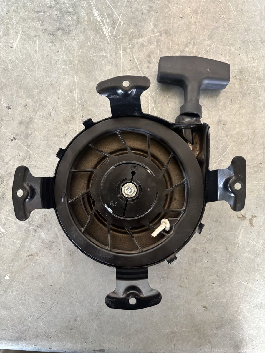 Motoren: Briggs&Stratton Rückholstarter – Gebraucht aus Leuzigen von CC222 1