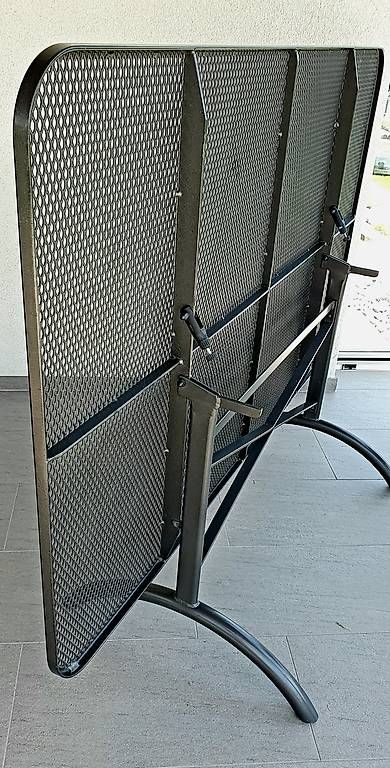 Tische: Gartentisch aus Metall – Gebraucht aus Montlingen von yvro 1