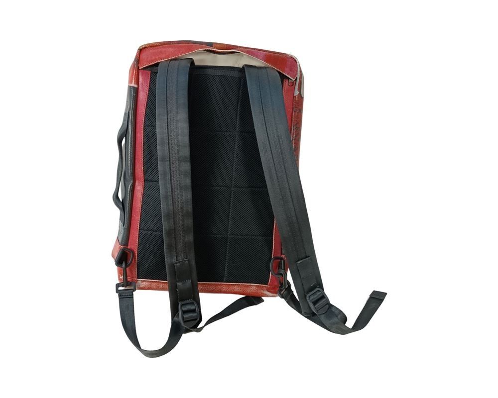 Freitag Zaini: FREITAG 2 in 1 Rucksack – Usato da Luzern venduto da Restwert_Luzern 1