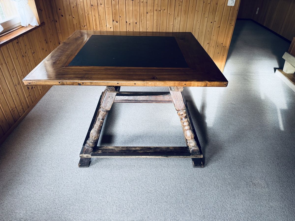 Tische: Alter Tisch mit Steinplatte – Gebraucht aus Sternenberg von Mcfraui