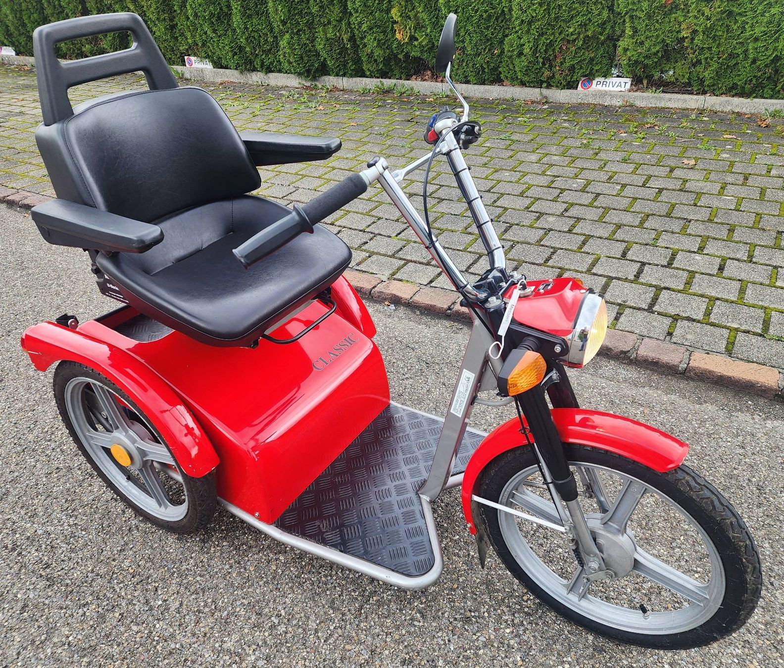 Kyburz Elektromobile: Schöner Kyburz Classic 10km/h neue Traktionsbatterien 85AH – Gebraucht aus Rapperswil SG von Infoserve 4