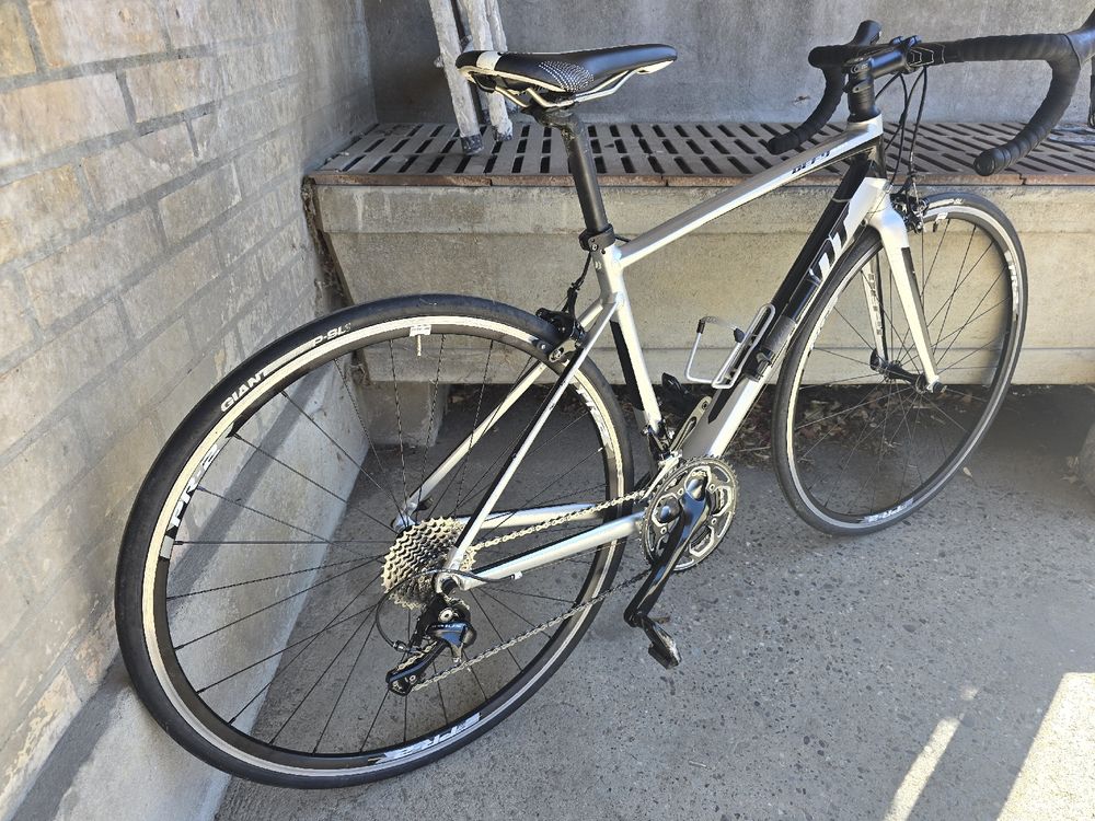 Giant Velos: Rennvelo Giant Defy 1, Top Zustand, wenig gefahren! – Gebraucht aus Aarberg von 2002stefan 1