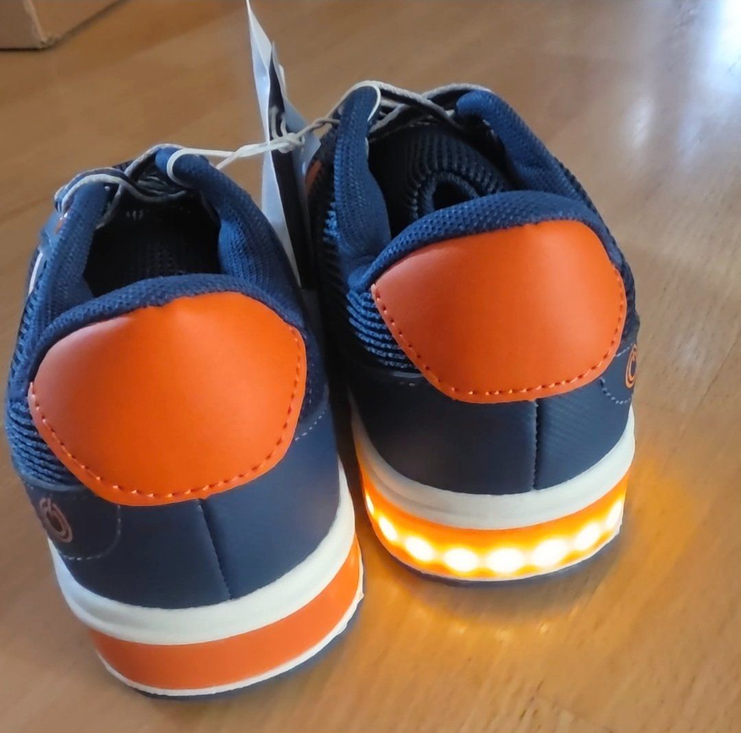 Chaussures hommes: Sneaker mit LED Gr.32 | NEU – Neuf avec emballage d'origine à Gerlafingen par SiM_sch 2