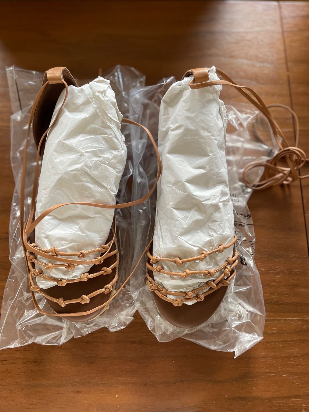 Alohas Damenschuhe: Alohas Schnürsandalen Camel Leder – Neu und originalverpackt aus Thalwil von efinsc 1