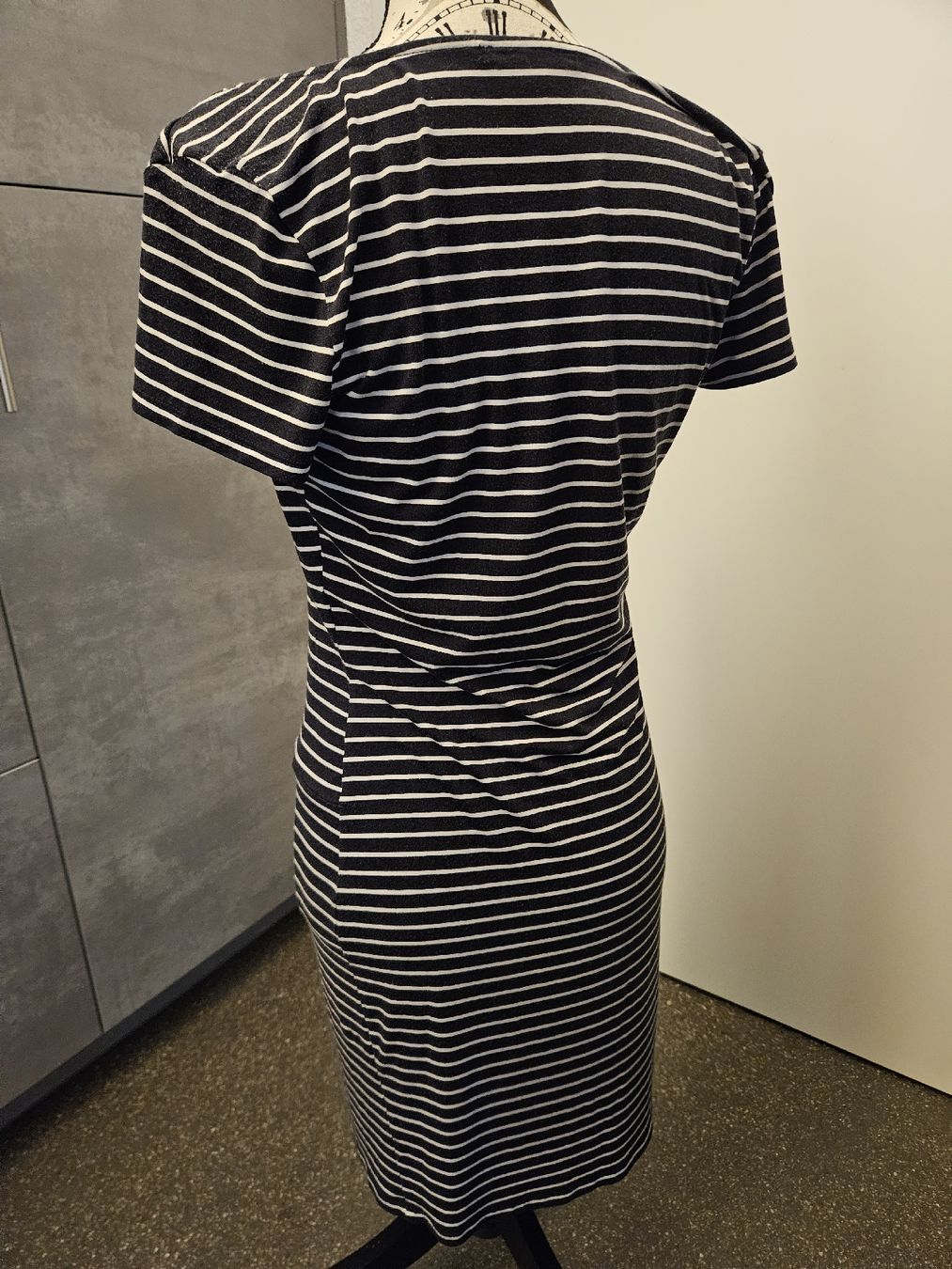 Comma Vestiti: Kleid Comma gestreift schwarz weiss Gr 36 – Nuovo (secondo la descrizione) da Anwil venduto da tamoos 1