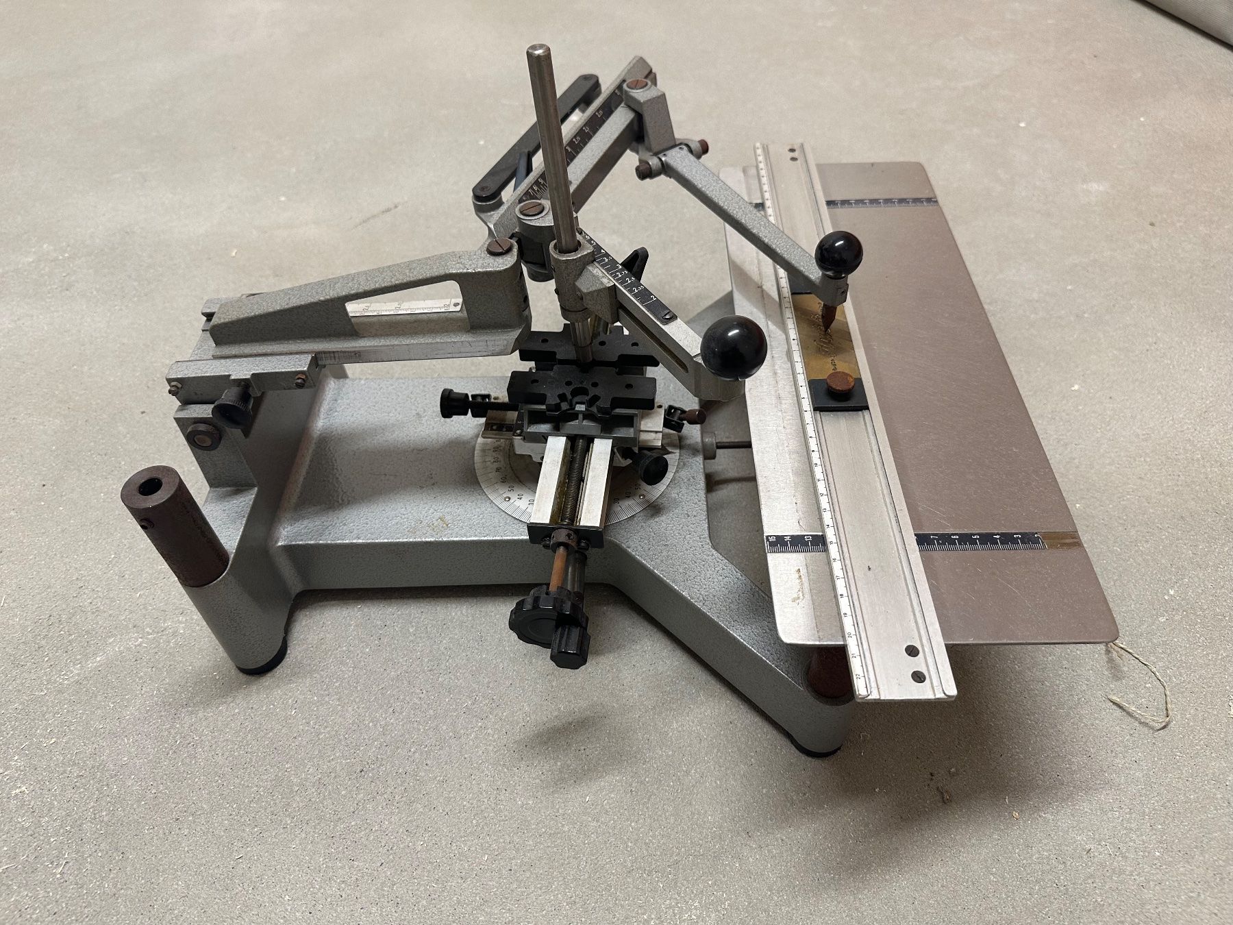 Tutte le macchine: Gravograph IM3 99742 Graviermaschine mit 4 Schriftsätzen – Usato da St. Gallen venduto da ungani 2