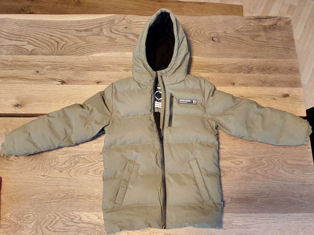 We Jacken & Mäntel: Winterjacke WE Grösse 134/140 – Gebraucht aus Lömmenschwil von daedus