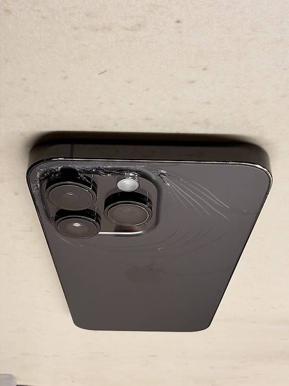 Telefoni cellulari / Smartphones: iPhone 14 Pro Max 128 GB Schwarz   – Usato da Hüntwangen venduto da 8006 1