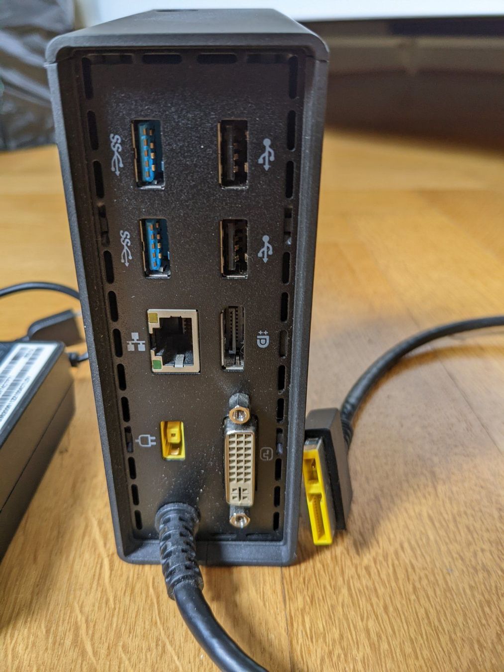 Lenovo Docking station: Dockingstation Lenovo ThinkPad OneLink Pro Dock + Ladekabel – Usato da Basel venduto da Zephyrus2018 2