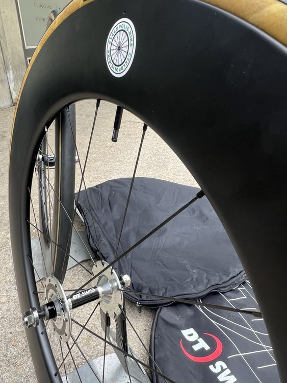 Roue carbone 80mm hotsell