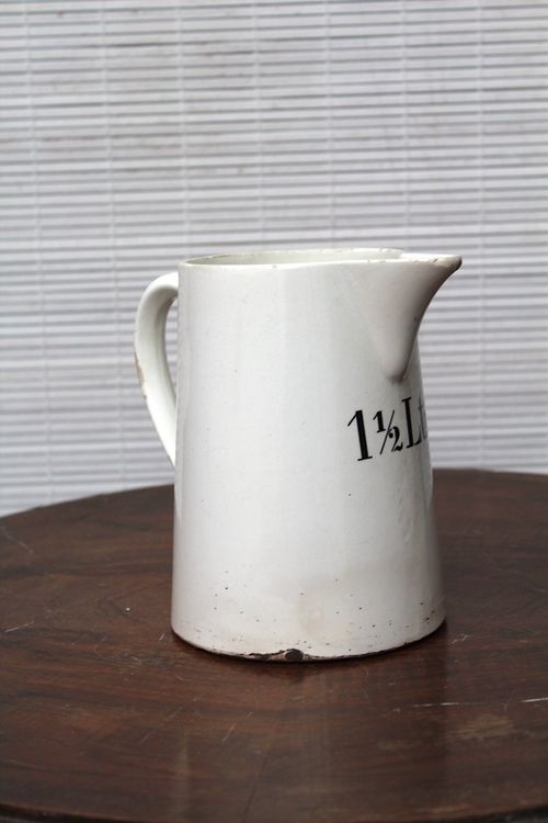 Saucen Krug Mit Herz-Muster - Weiß-Schwarz Design Für Die Tafel