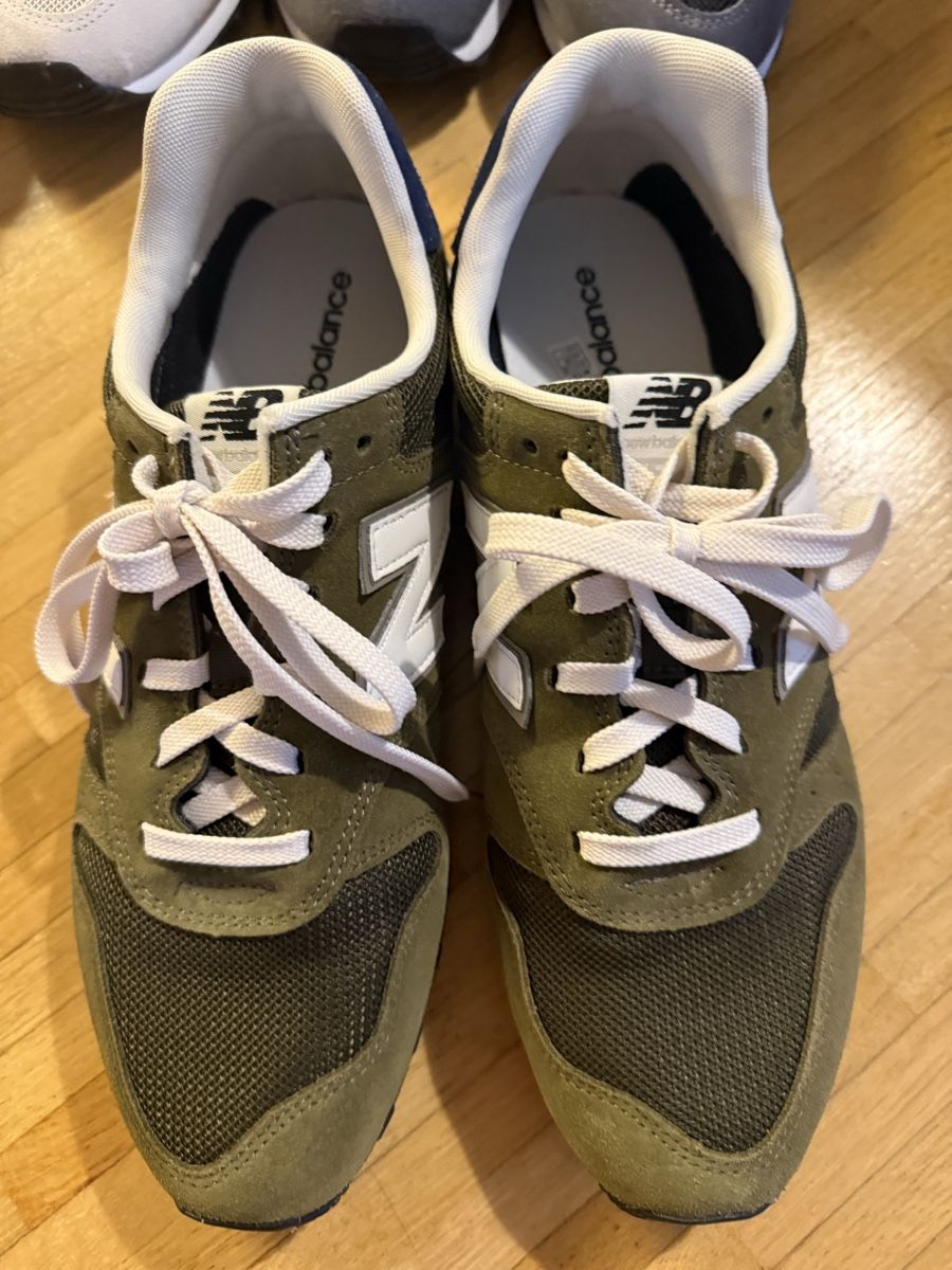 New Balance Scarpe da uomo: 4 Paar New Balance 373 – Nuovo (secondo la descrizione) da Therwil venduto da Gravitron 2